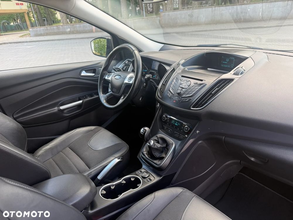 Ford Kuga 2.0 TDCi Titanium FWD - 36