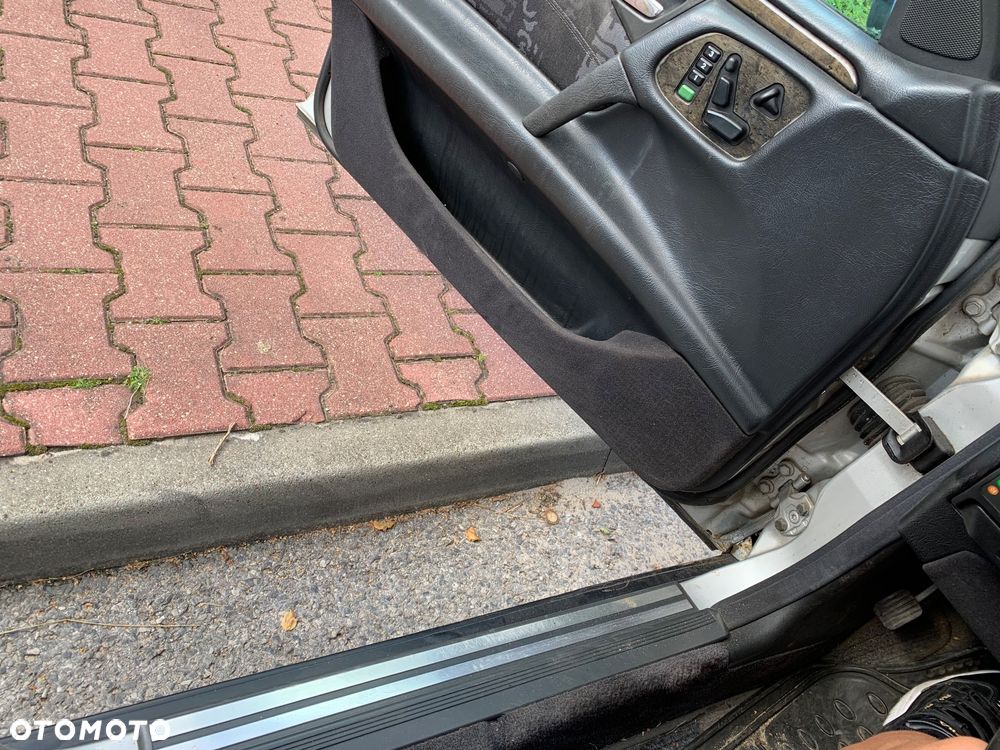 Mercedes-Benz Klasa E 300 TD Classic - 7