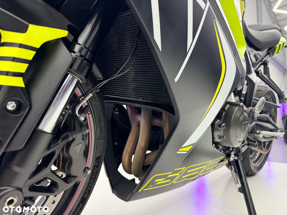 Triumph Daytona - 17