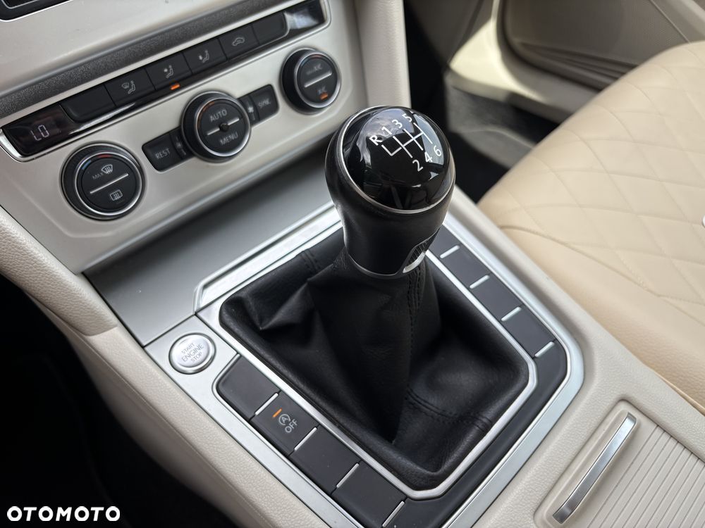 Volkswagen Passat 1.6 TDI BMT Comfortline - 8