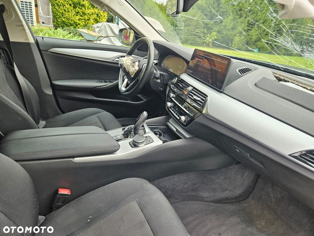 BMW Seria 5 520d xDrive Sport - 24