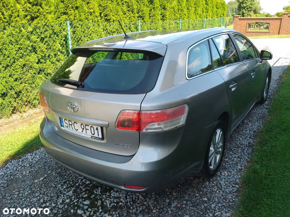 Toyota Avensis - 6