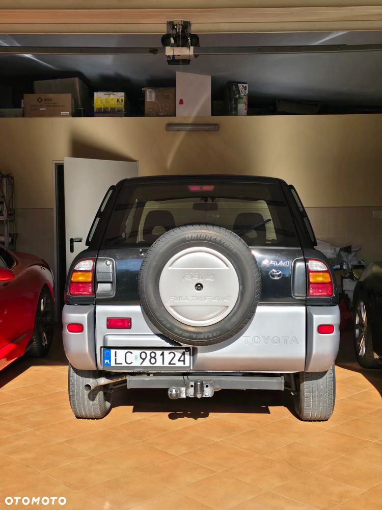 Toyota RAV4 - 10