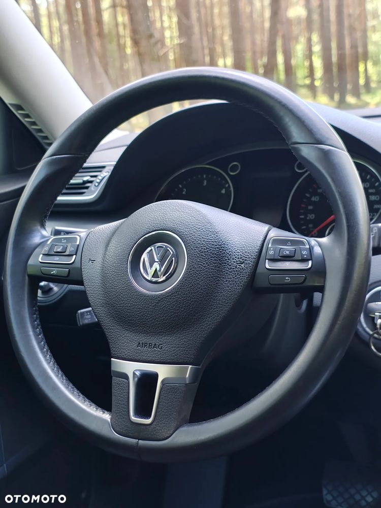 Volkswagen Passat - 27
