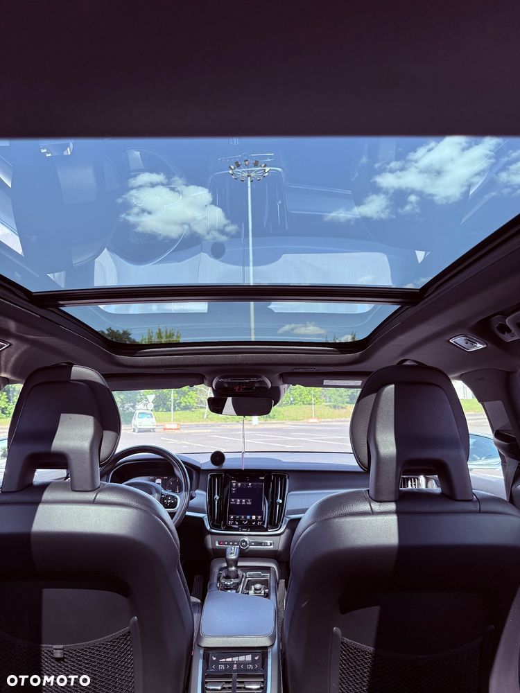 Volvo V90 D4 Momentum - 19
