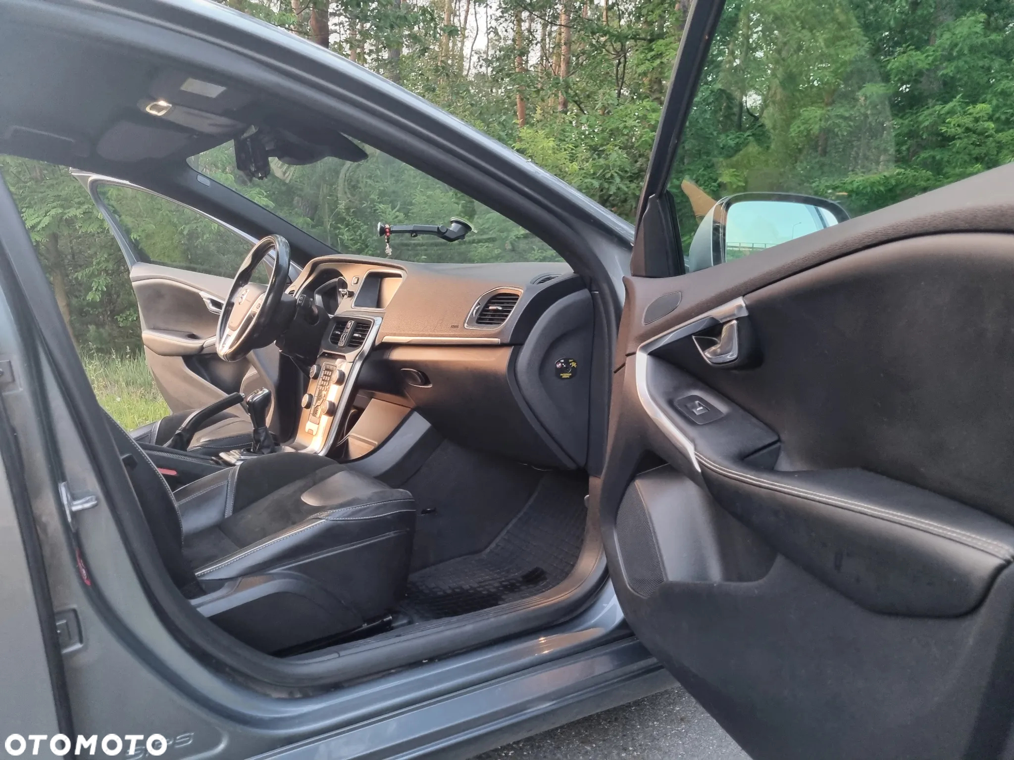 Volvo V40 D2 R-Design - 21
