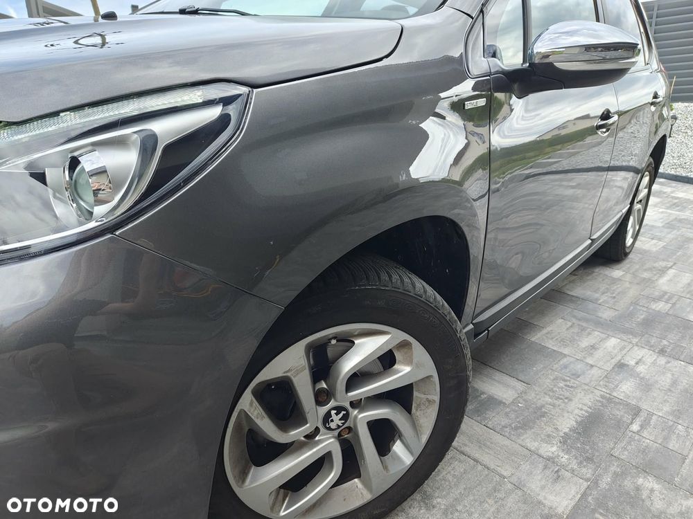 Peugeot 2008 1.2 Pure Tech Style S&S - 4