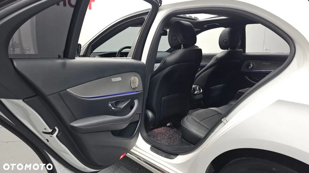 Mercedes-Benz Klasa E 300 9G-TRONIC Avantgarde - 10