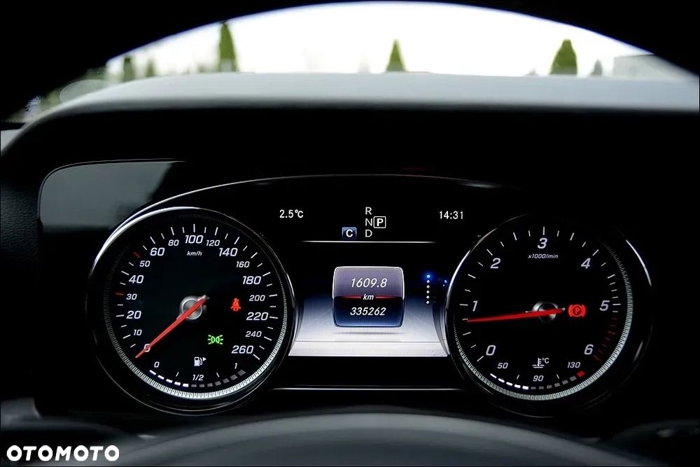 Mercedes-Benz Klasa E 200 d 9G-TRONIC - 28