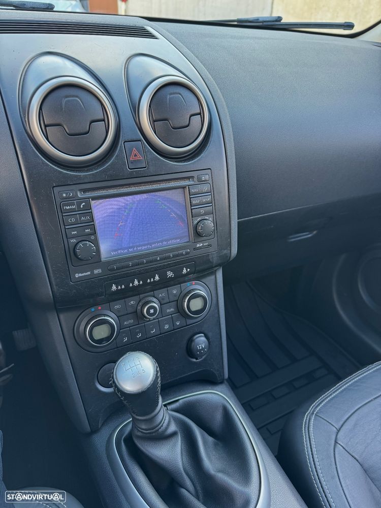 Nissan Qashqai +2 1.5 dCi Tekna Pele Preto +Navi - 17