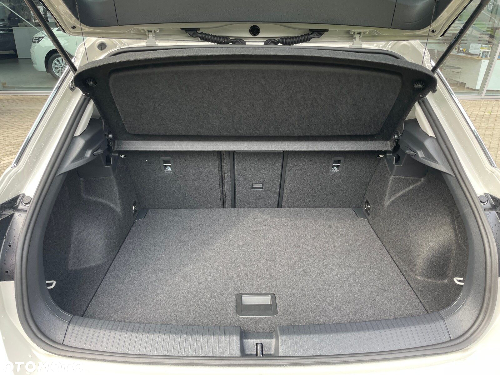 Volkswagen T-Roc 1.5 TSI Life Plus DSG - 27