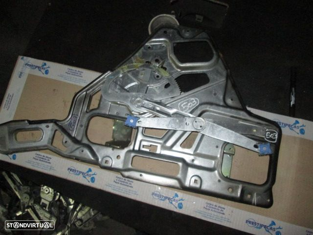 Elevador Sem Motor REF0503 LAND ROVER RANGE ROVER P38 1998 5P Te LAND ROVER RANGE ROVER P38 1997 2.5Dt 136Cv     Tem Kit Conversao Pneumático Para Molas 300E 5P PRETO TE - 2