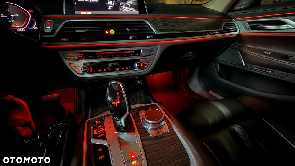 BMW Seria 7 730Ld xDrive mHEV - 18