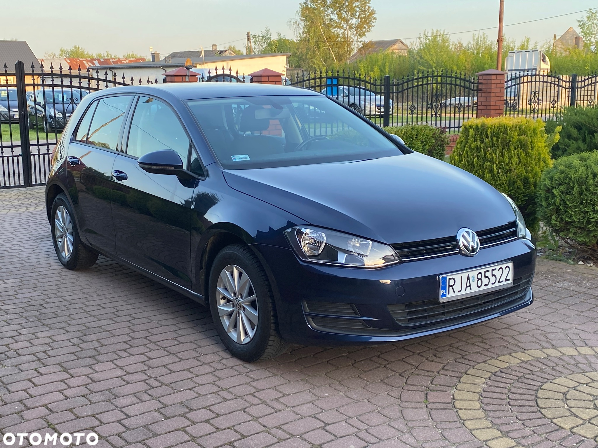 Volkswagen Golf - 2