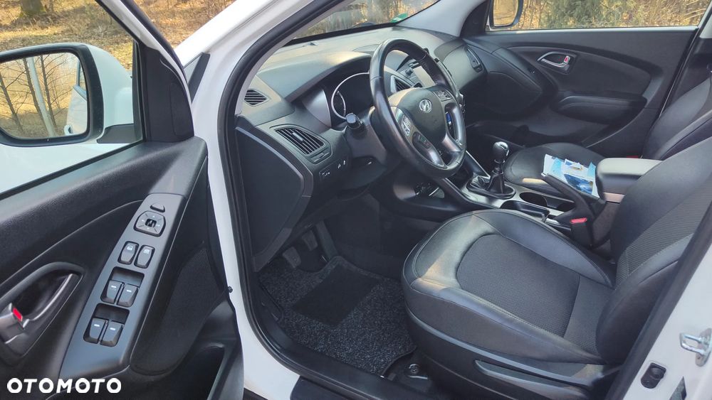 Hyundai ix35 blue 1.6 2WD Finale Gold - 15