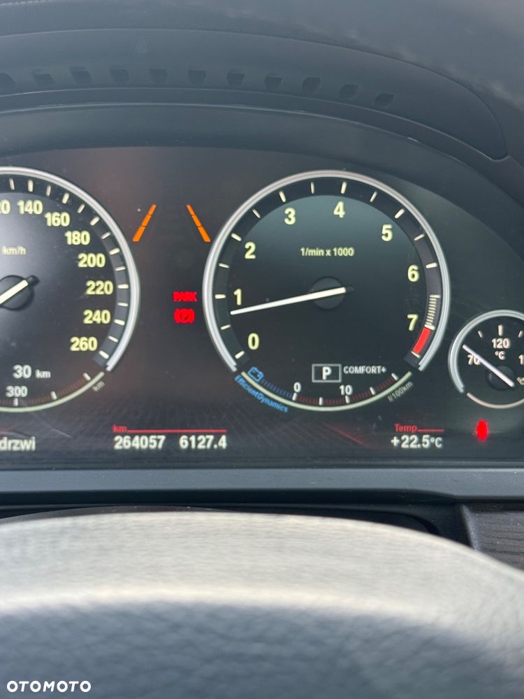 BMW Seria 7 750i xDrive - 17
