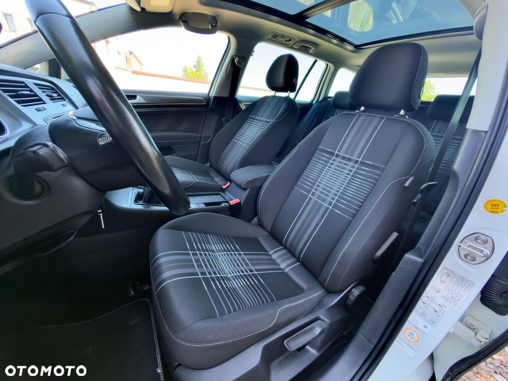 Volkswagen Golf 2.0 TDI BlueMotion Technology Lounge - 24