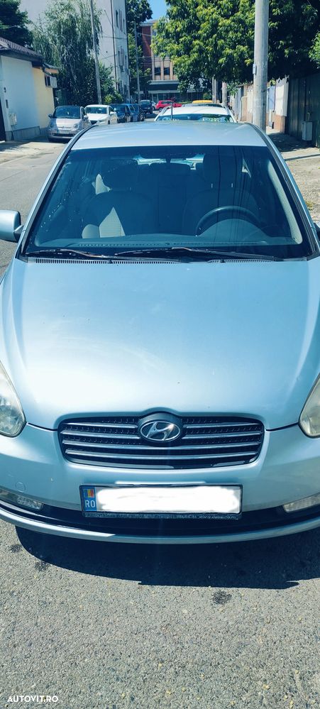 Hyundai Accent - 9