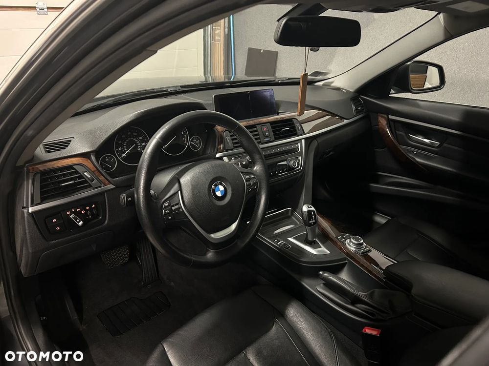 BMW Seria 3 328i xDrive Luxury Line - 8