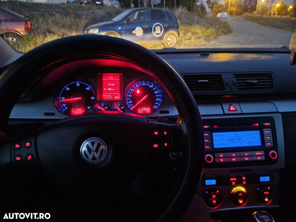 Volkswagen Passat 2.0TDI Comfortline DPF 4Motion - 11