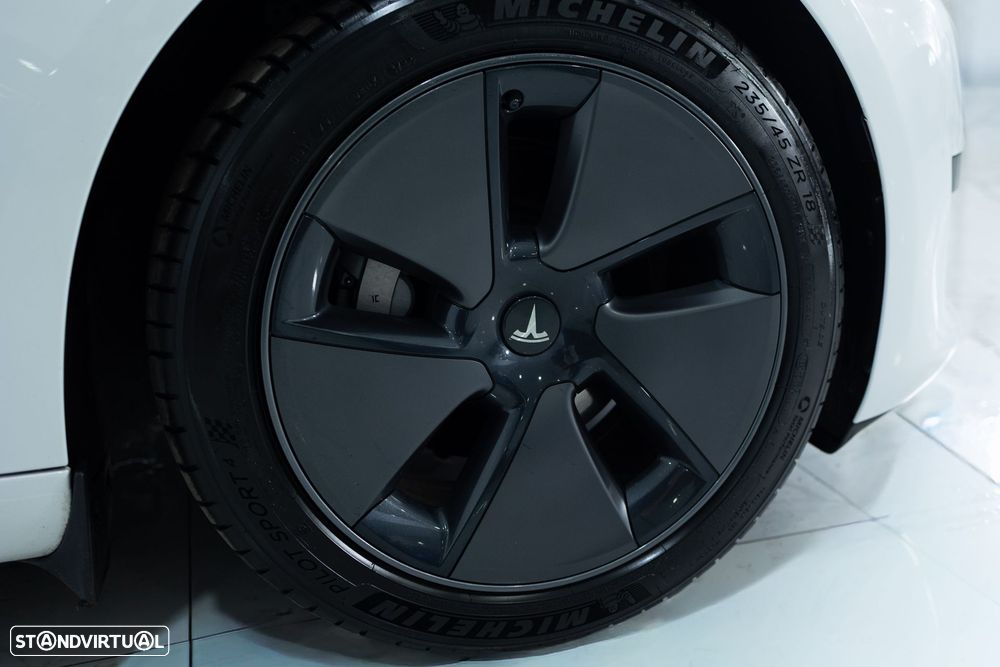 Tesla Model 3 Long-Range Dual Motor AWD - 25