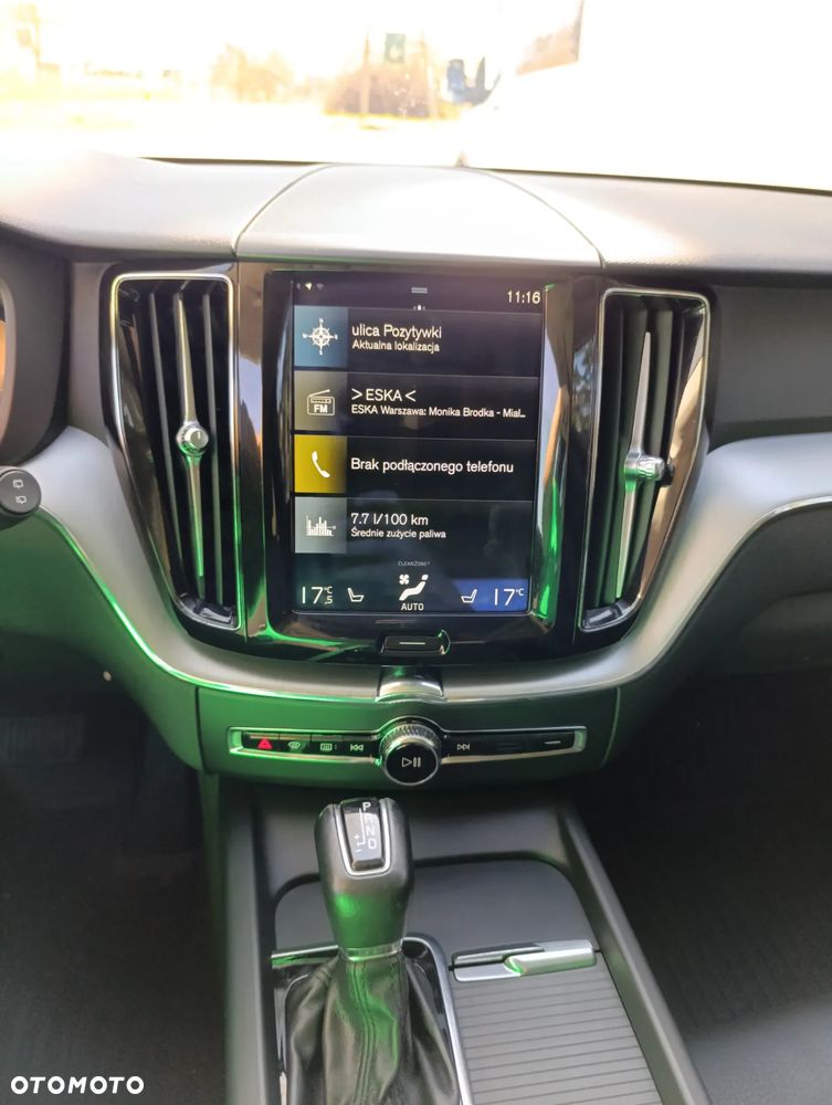 Volvo XC 60 T5 AWD Geartronic Momentum - 13