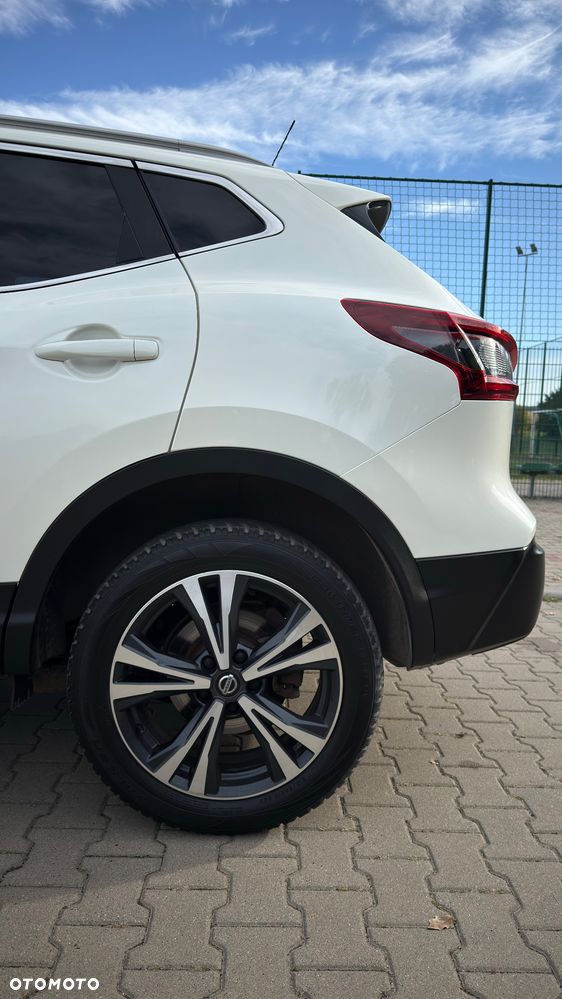 Nissan Qashqai 1.5 dCi N-Connecta - 16