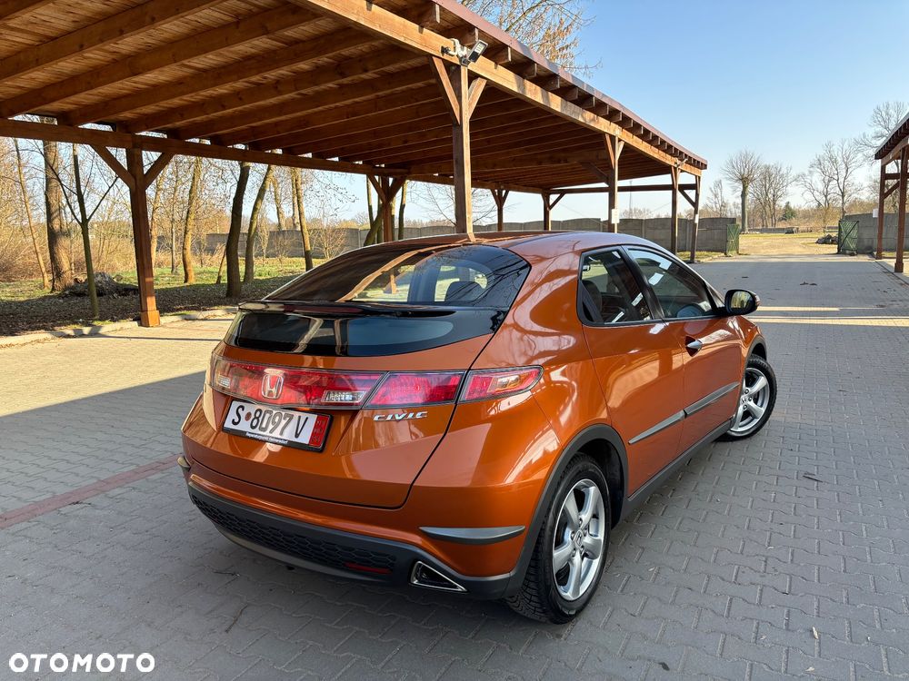 Honda Civic 1.8 Comfort - 37