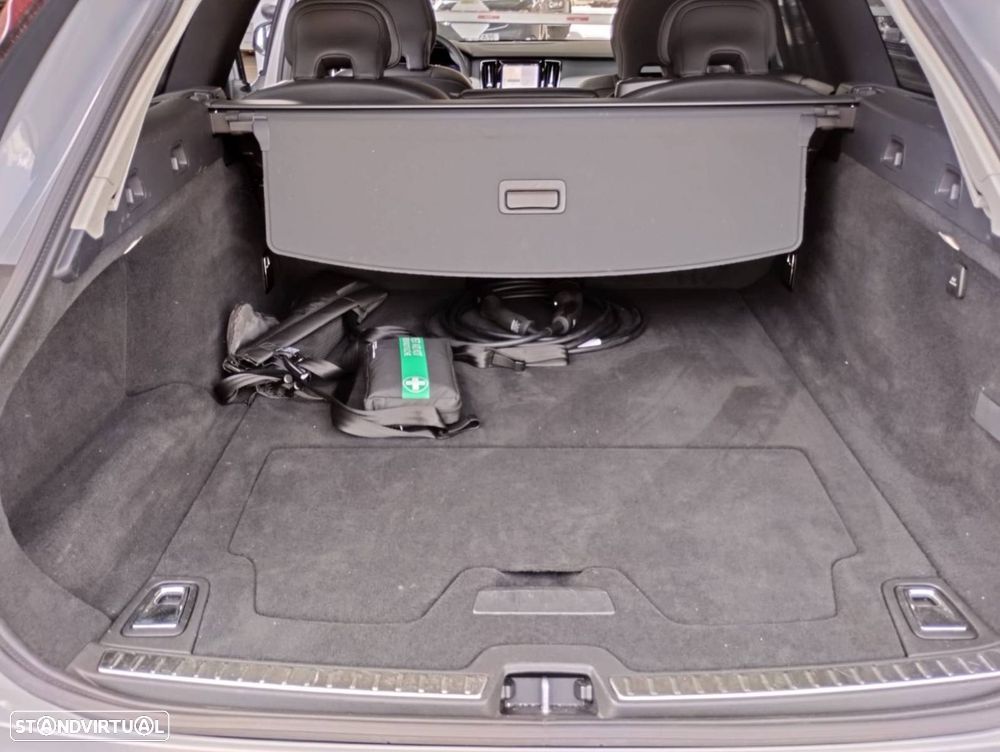 Volvo V90 2.0 T6 PHEV Plus Dark AWD - 16
