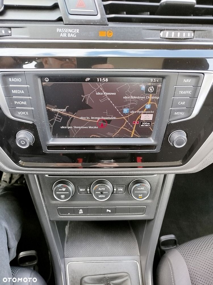 Volkswagen Touran - 15
