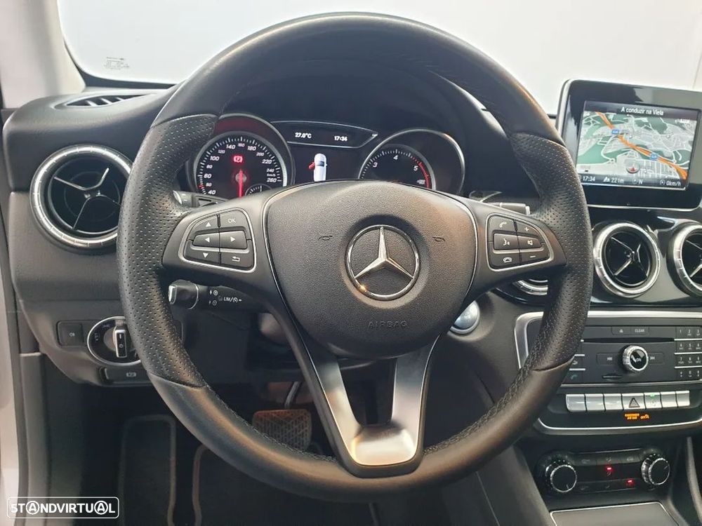 Mercedes-Benz CLA 180 - 9