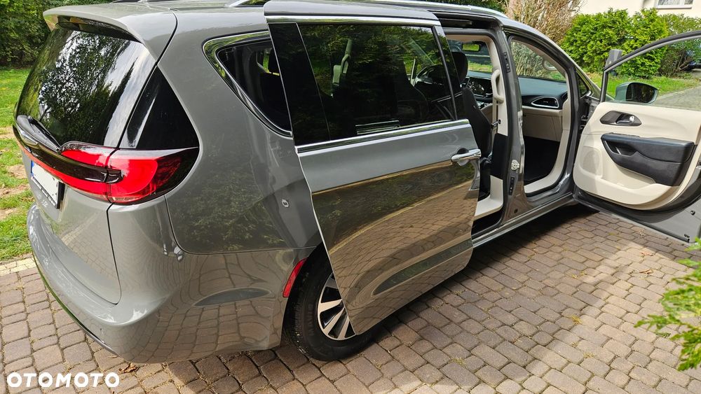 Chrysler Pacifica - 19