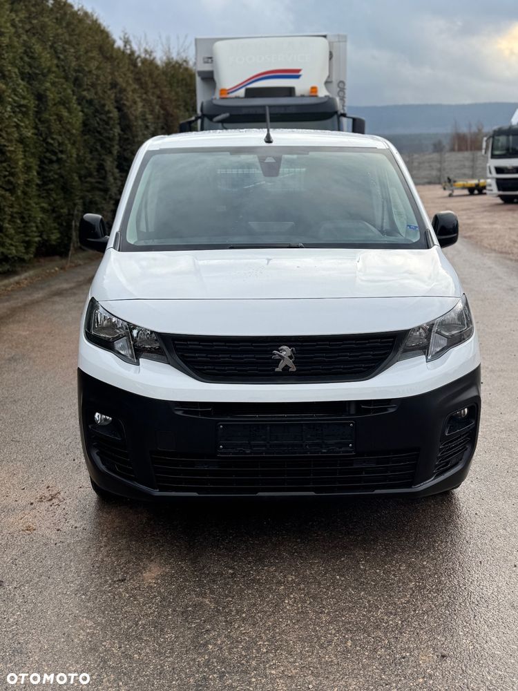 Peugeot Partner  21r 130 HK Niski przebieg 1wł ASO 5 dzwi Euro6.2/ford/opel/citroen - 2