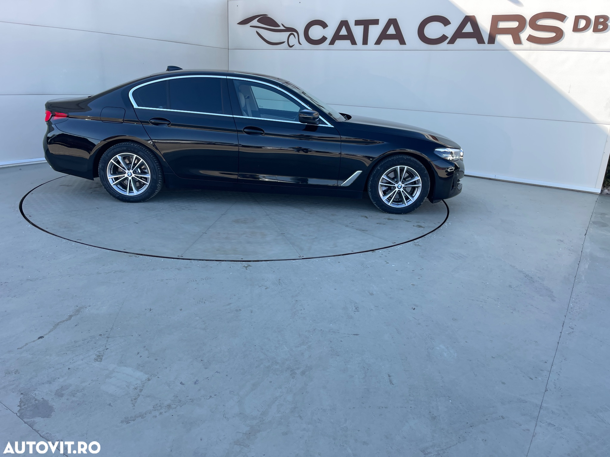 BMW Seria 5 520i AT MHEV - 18