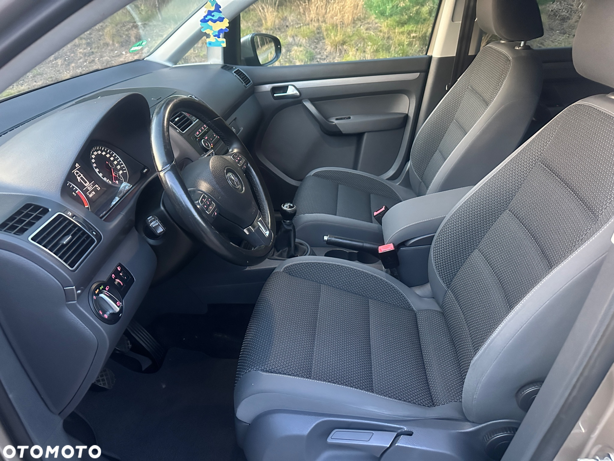 Volkswagen Touran - 5