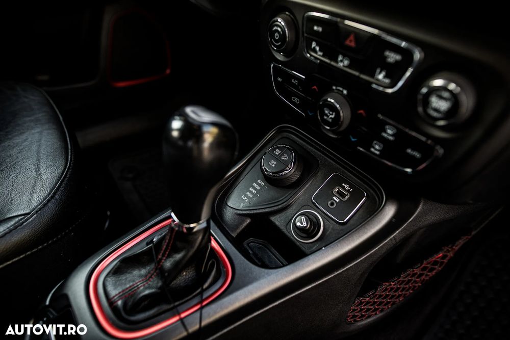 Jeep Compass 2.0 M-Jet 4x4 AT9 Low Trailhawk - 14