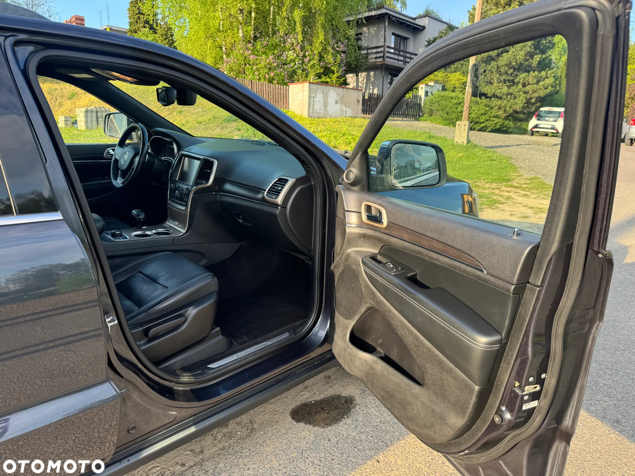 Jeep Grand Cherokee - 16