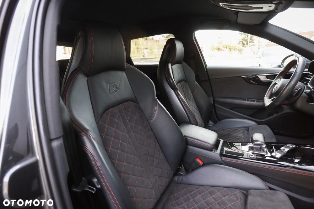 Audi A4 Avant 40 TDI quattro S tronic S line - 29