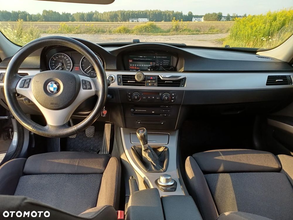 BMW Seria 3 320i - 7
