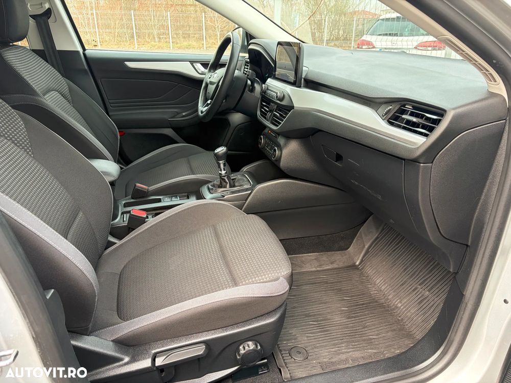 Ford Focus 1.0 EcoBoost Titanium Business - 24