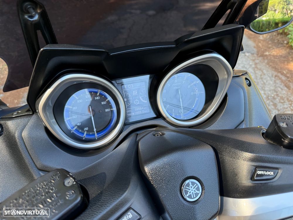 Yamaha TMAX 530 DX - 13