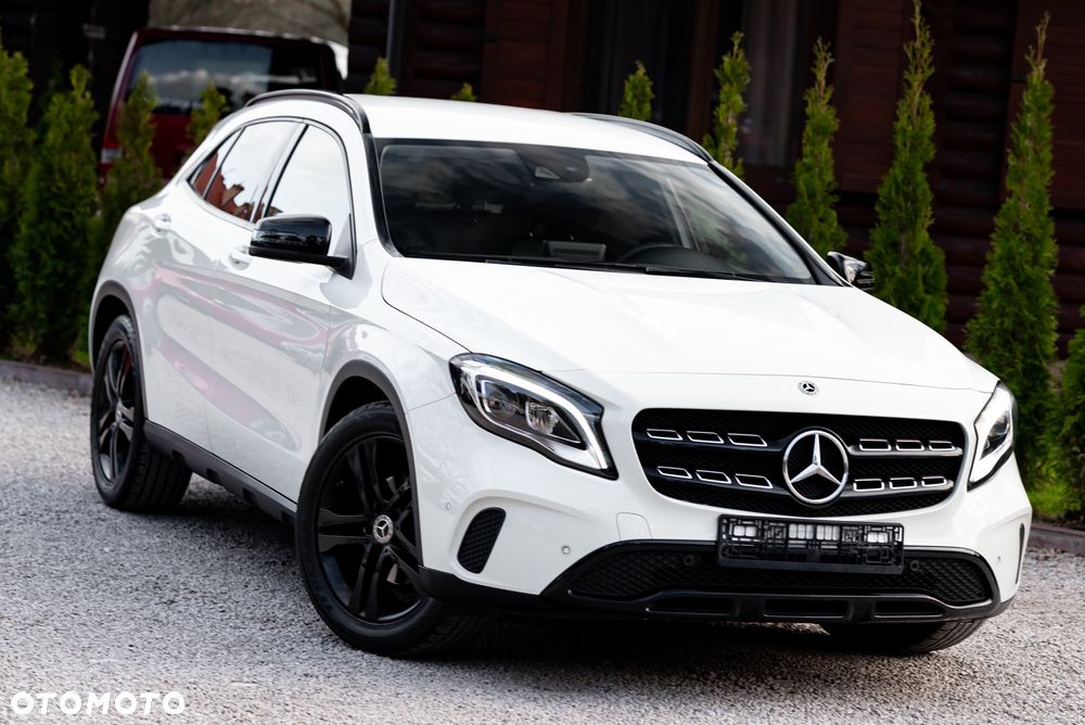 Mercedes-Benz GLA 200 7G-DCT - 4