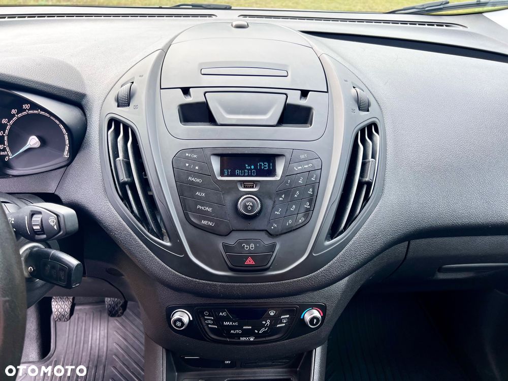 Ford Transit Courier - 22