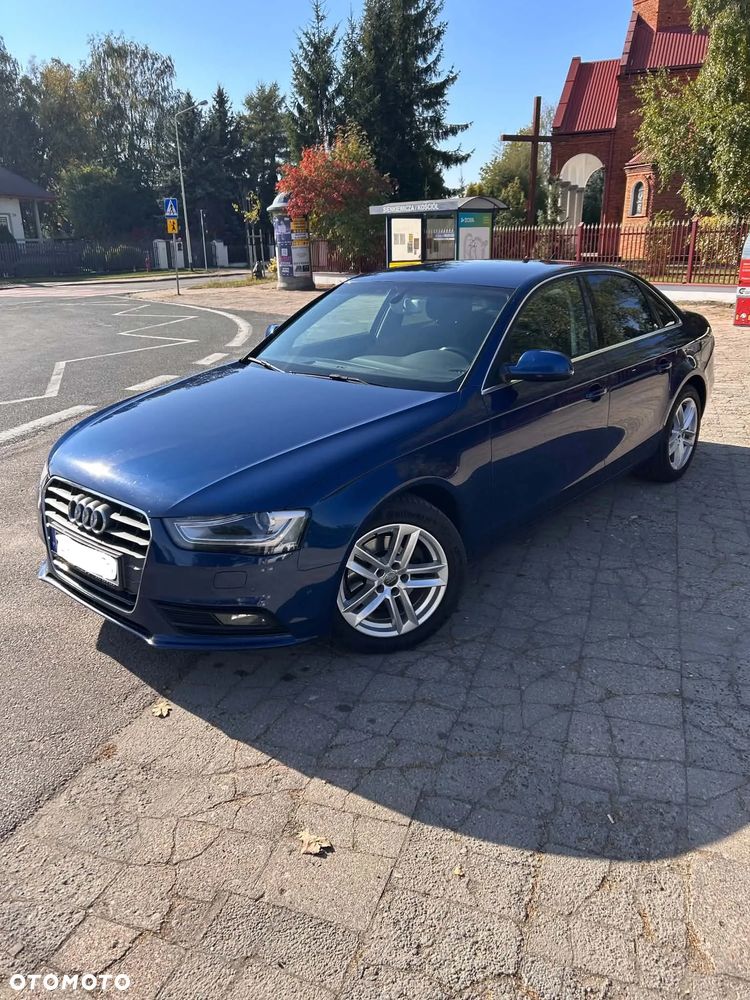 Audi A4 Limousine - 3
