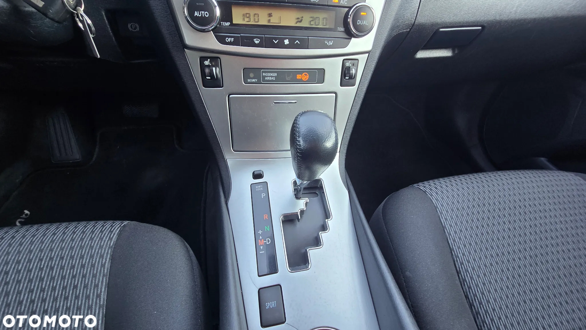 Toyota Avensis - 37