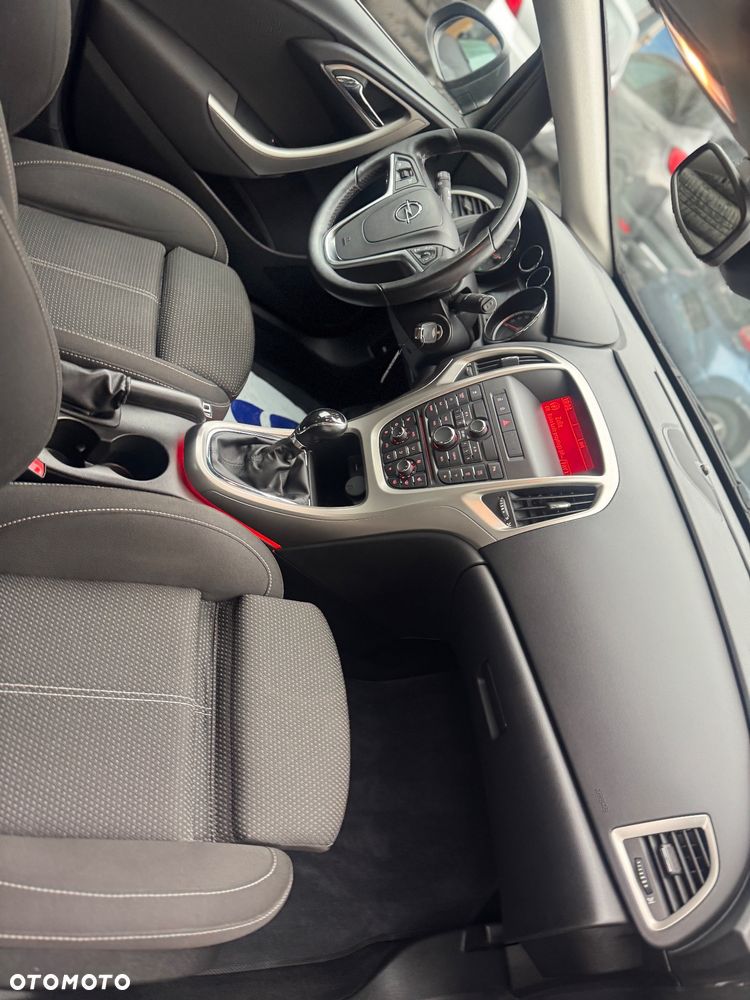 Opel Astra 1.4 Turbo Exklusiv - 6