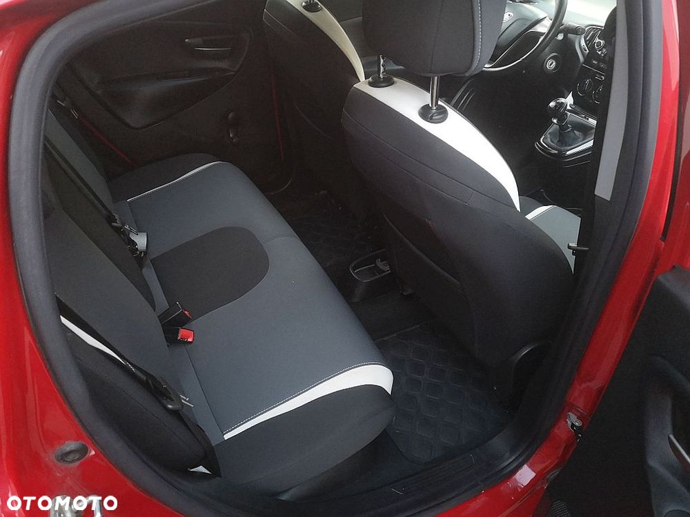 Lancia Ypsilon 1.2 8V Black&Red S&S - 21