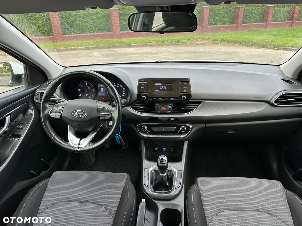 Hyundai i30 1.6 CRDI Intro - 23