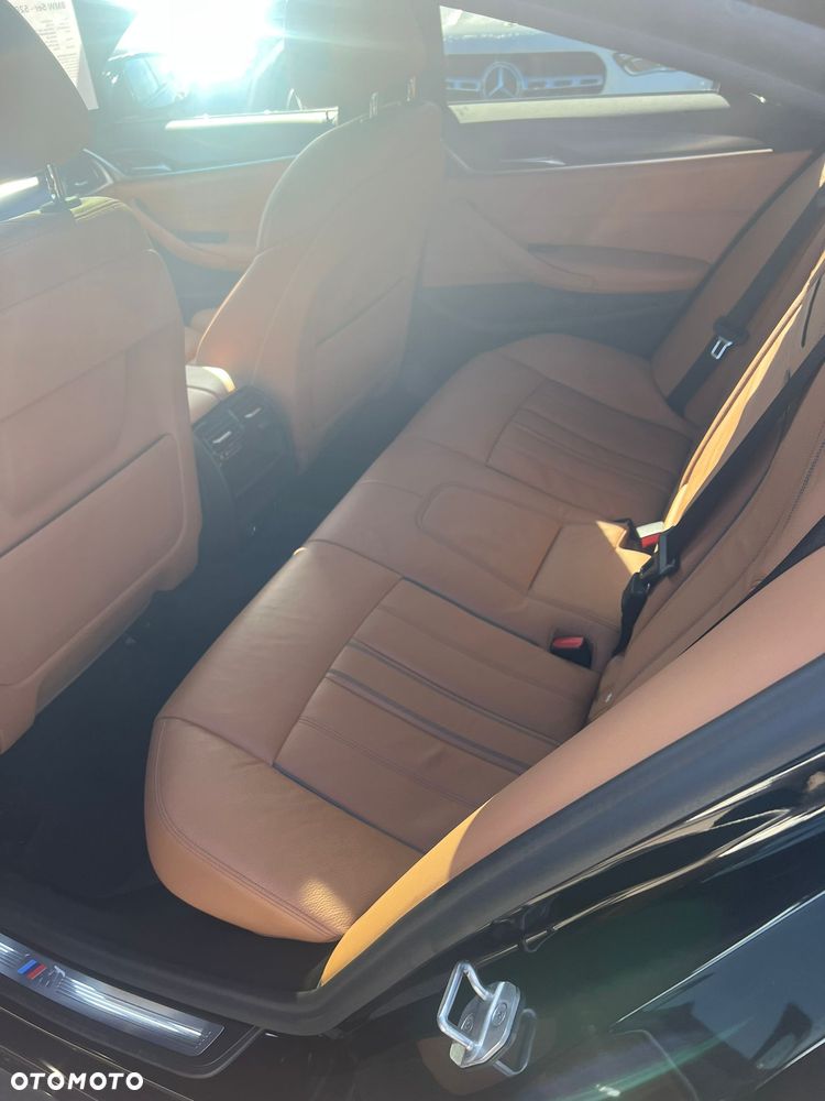 BMW Seria 5 520d M Sport Edition - 12