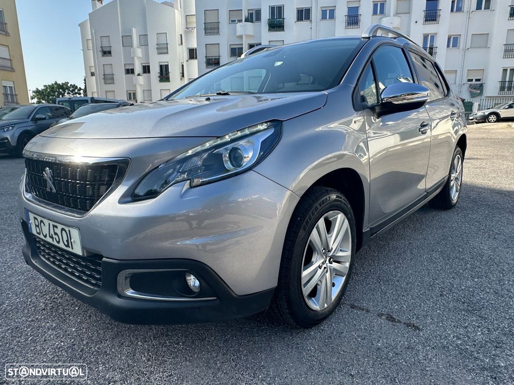 Peugeot 2008 1.2 PureTech Style EAT6 — fotografia 2